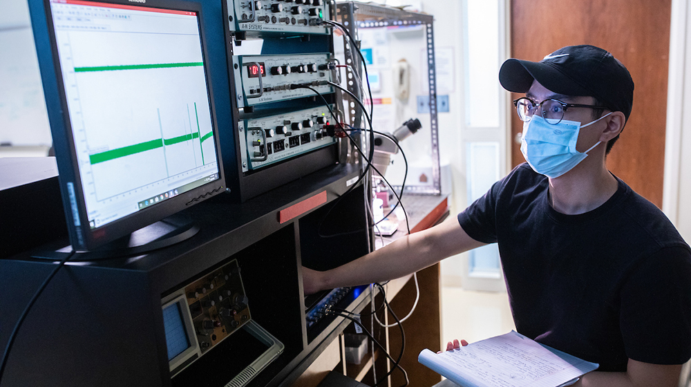 Neuroscience Image Student with Notes Data